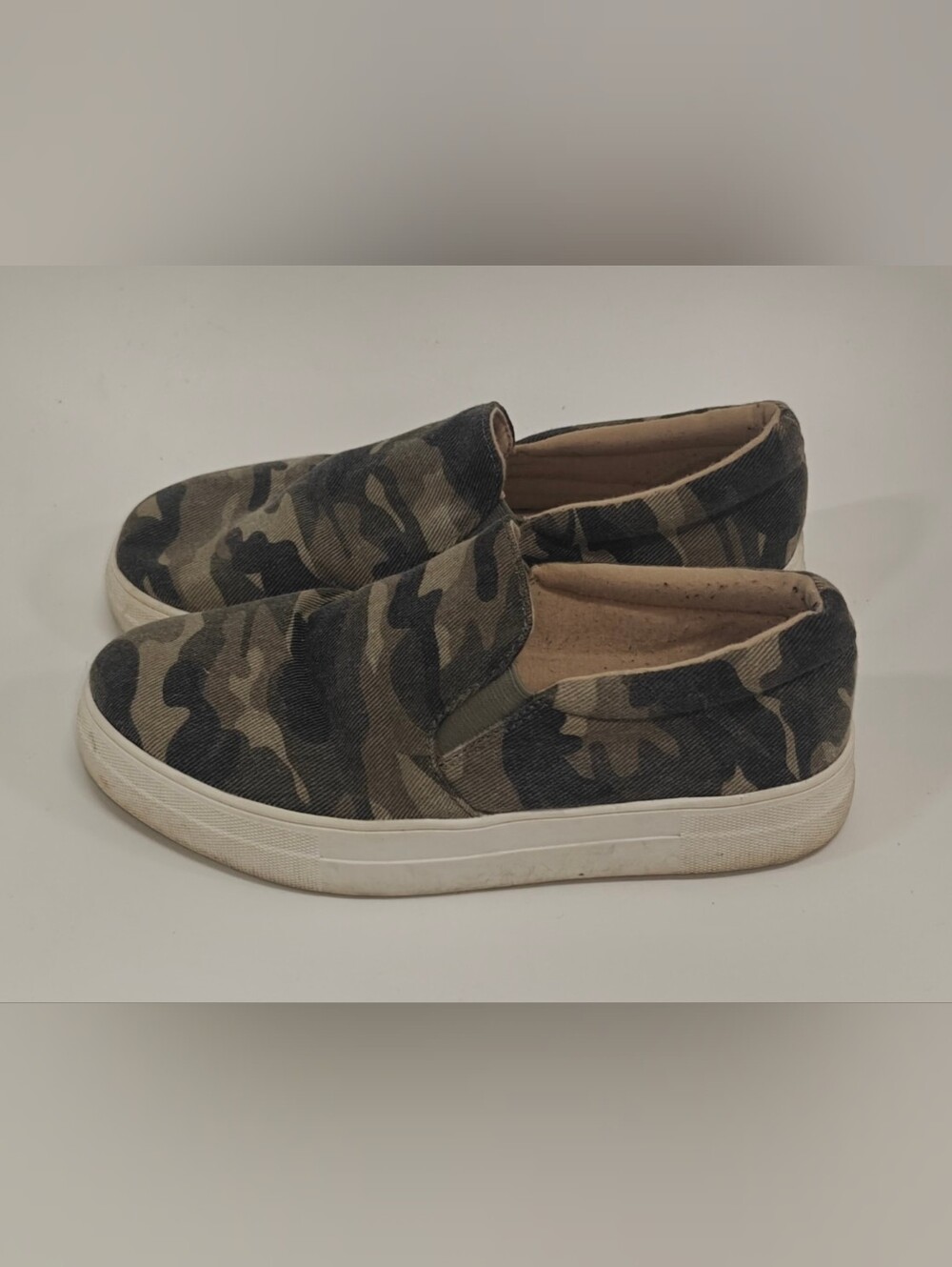 Soda Gills Camo Platform Slip-On Sneakers Womens Size 8M Casual Shoes